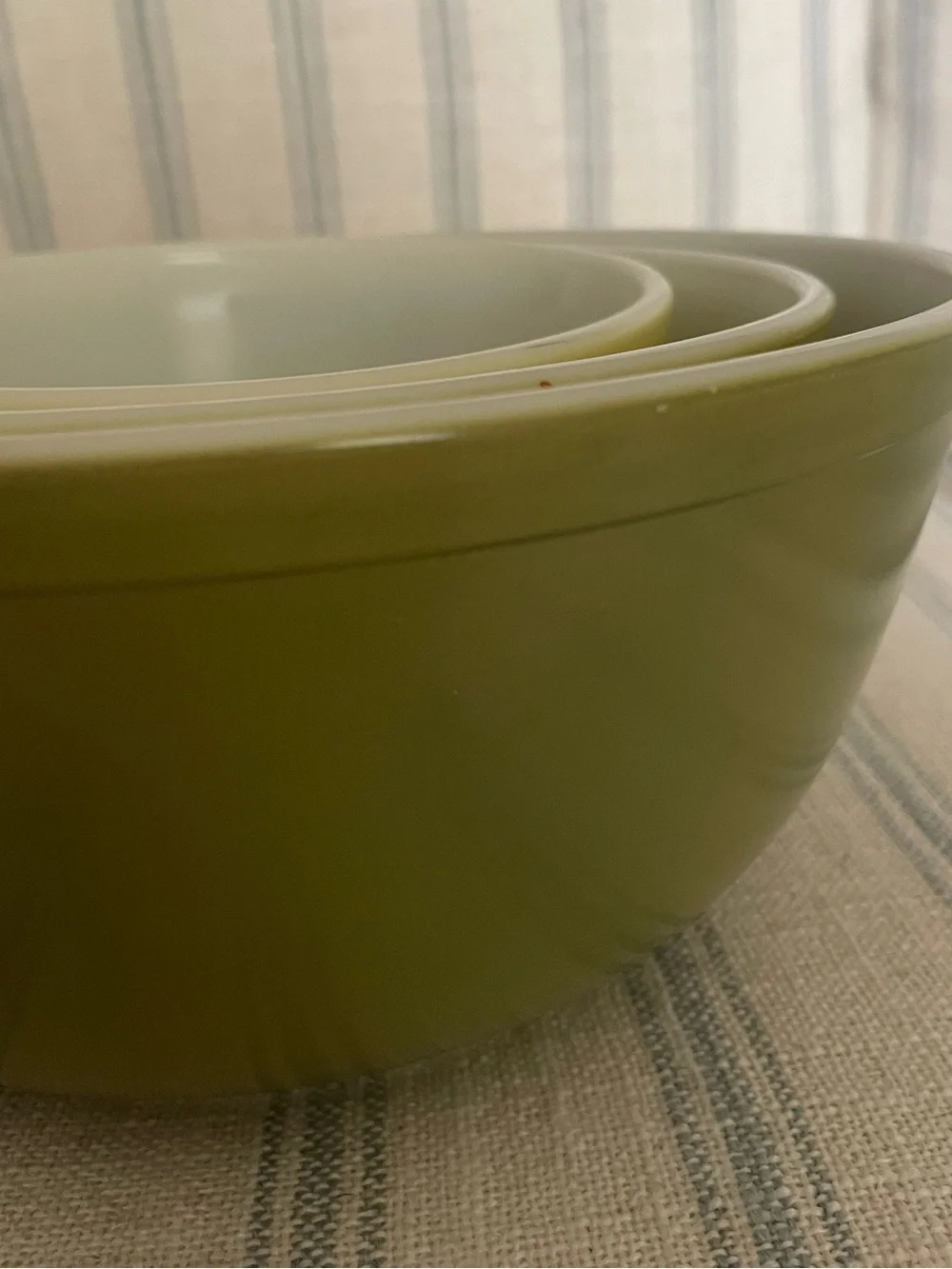Pyrex Vintage 60s Nesting Mixing Bowls Set in Verde Avocado Green 401 402 & 403